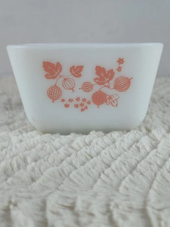 Vintage PYREX Pink Gooseberry 501-B 1-1/2 Cup Refrigerator Dish No Lid - Picture 3 of 6
